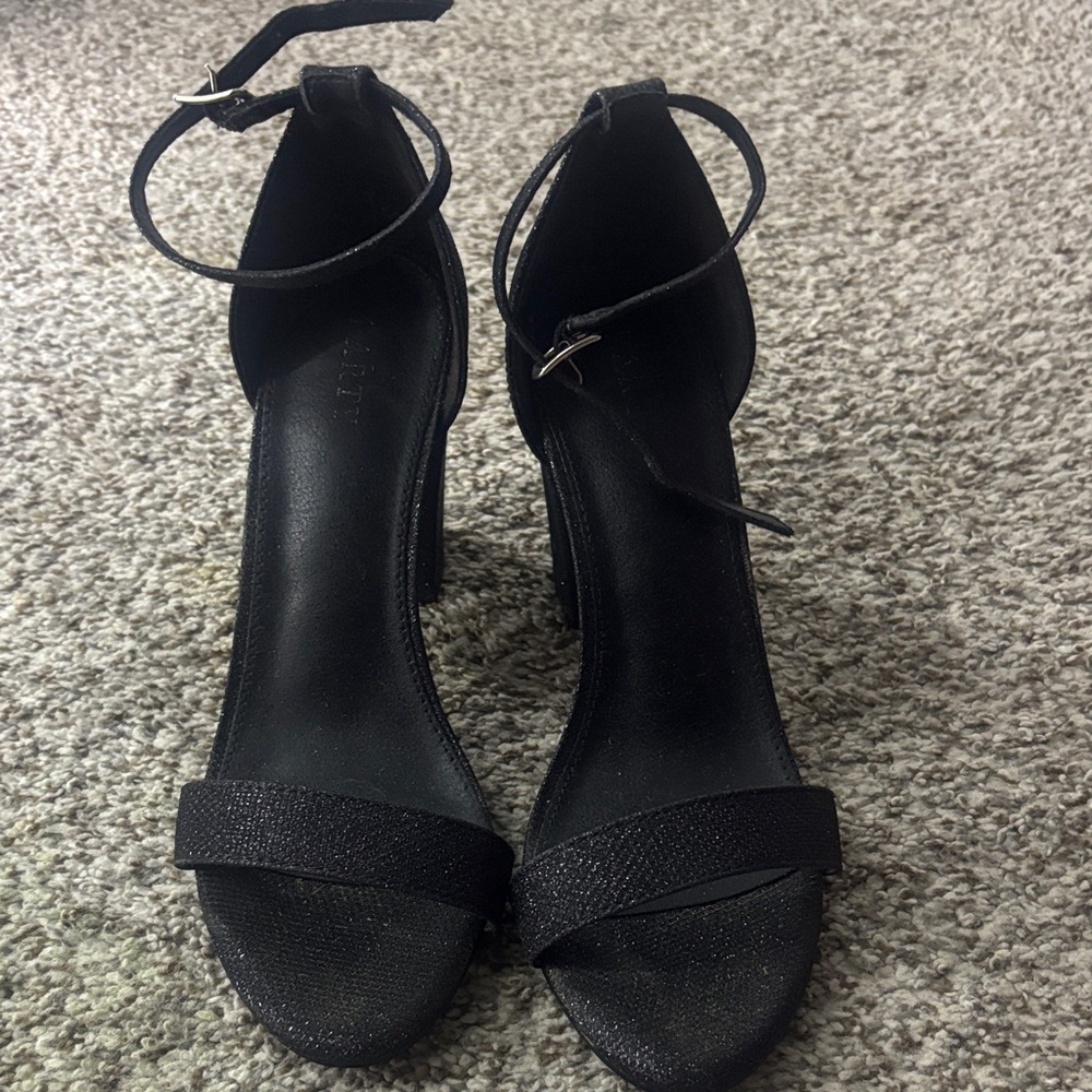 Elegant Black Ankle Strap Heels - Picture 3 of 6